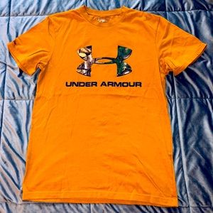 Under Armour camo logo T-shirt size medium